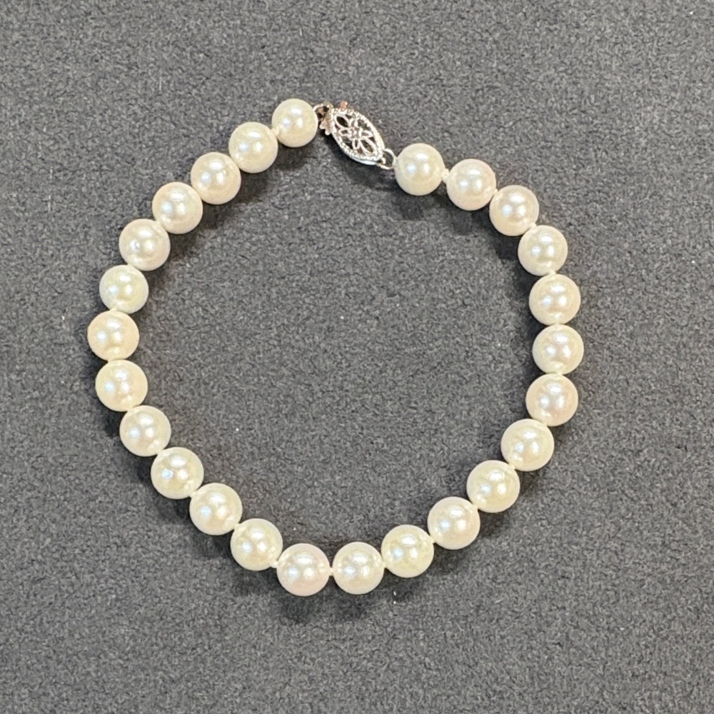 Elegant Fresh Water Pearl Bracelet